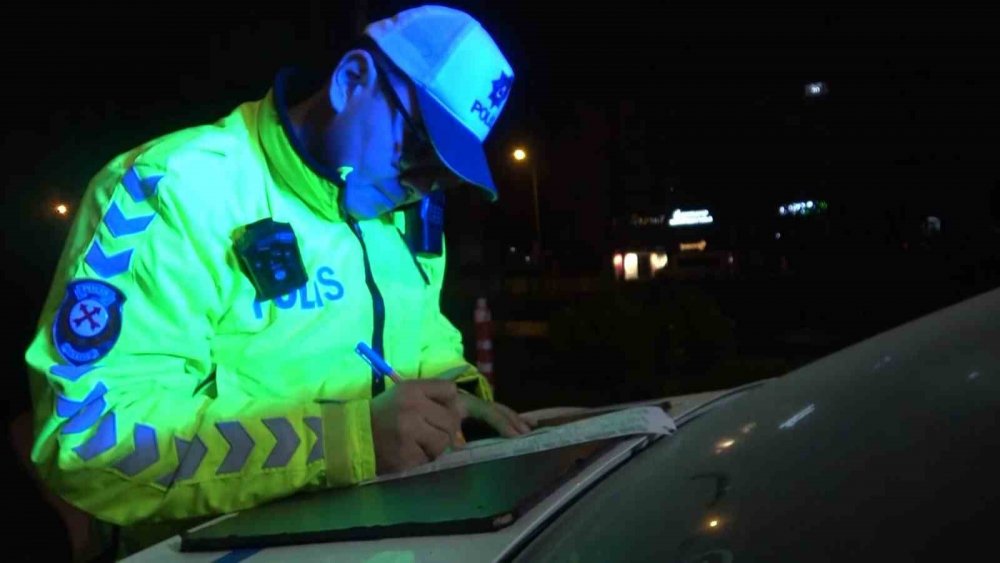 Uygulama Noktasından Kaçtı, Yakıt Alırken Yakalandı