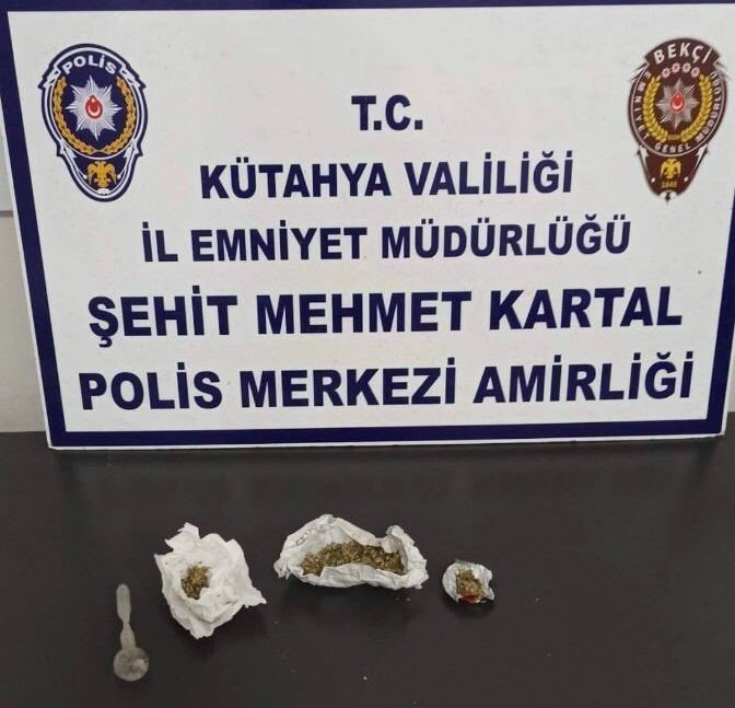 Bekçiler 2 Şahsın Üzerinde Uyuşturucu Ele Geçirdi