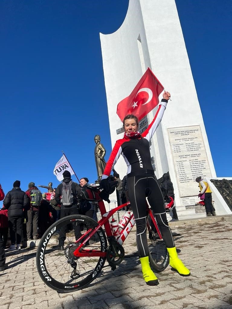 22 Bisikletli Şehitleri Anmak İçin 85 Kilometre Yol Kat Ettiler