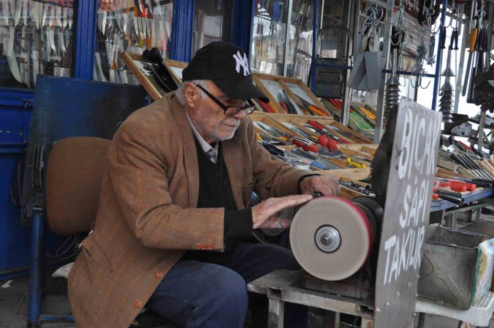 Esnaf Kar Yağışını Mutlulukla Karşıladı