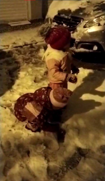 Hayatlarında İlk Defa Kar Gören Çocuklar İlginç Tepkiler Verdi