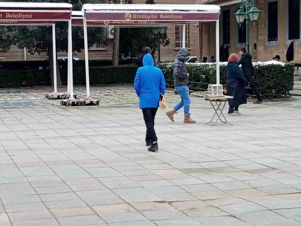 Hava Sıcaklığının Eksi Değerlere Düşmesi İbadete Engel Olmadı