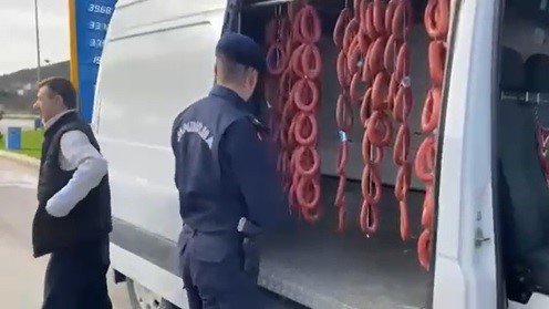 Sucukları Benzinlikte Yıkayan Şahıslara 150 Bin Lira Ceza