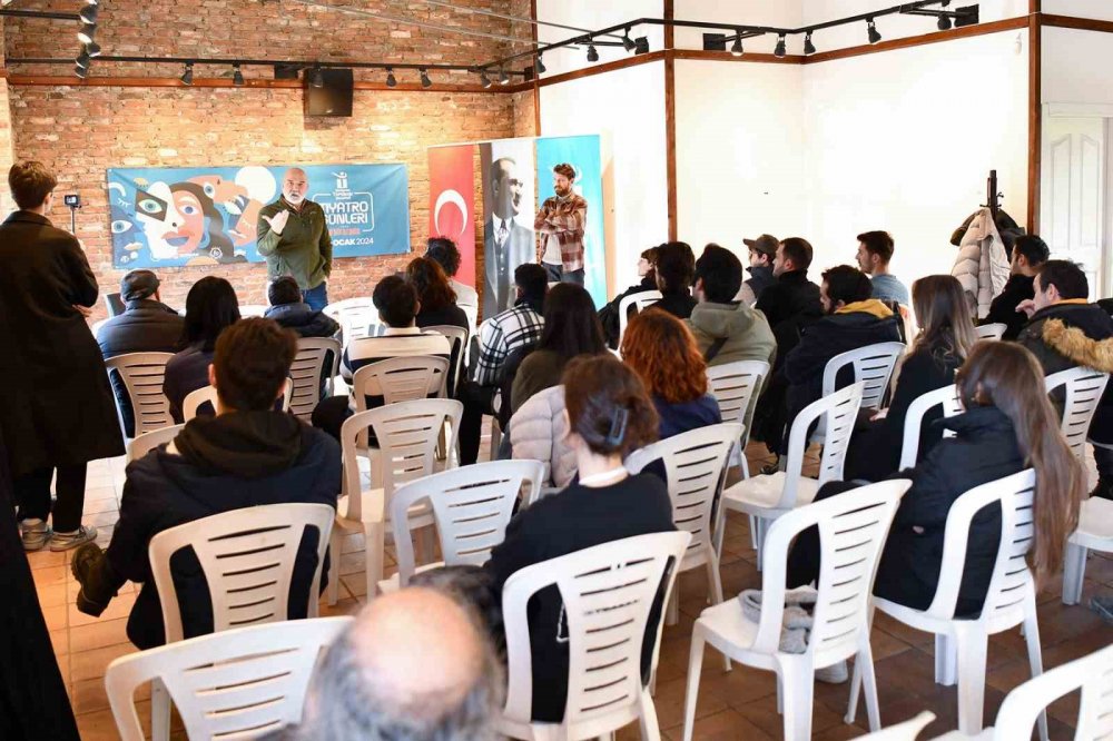 Altan Gördüm, Tiyatro Severlerle Buluştu