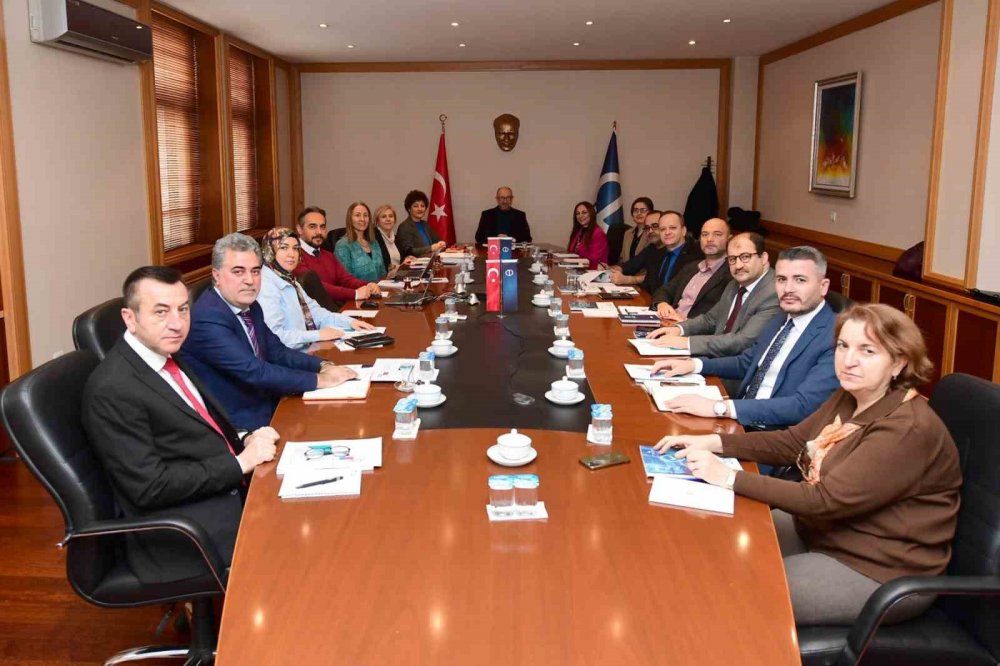 Anadolu Üniversitesi İdari Birim Yöneticilerine Kalite Süreçlerine Yönelik Bilgilendirme