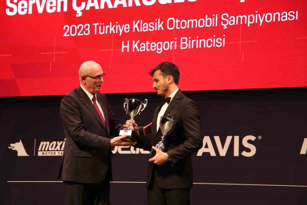Tosfed’ten Başkan Kurt’a Ödül