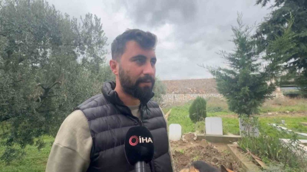 Evladı Gibi Baktığı Köpeği 52 Gündür Mezarından Ayrılmıyor