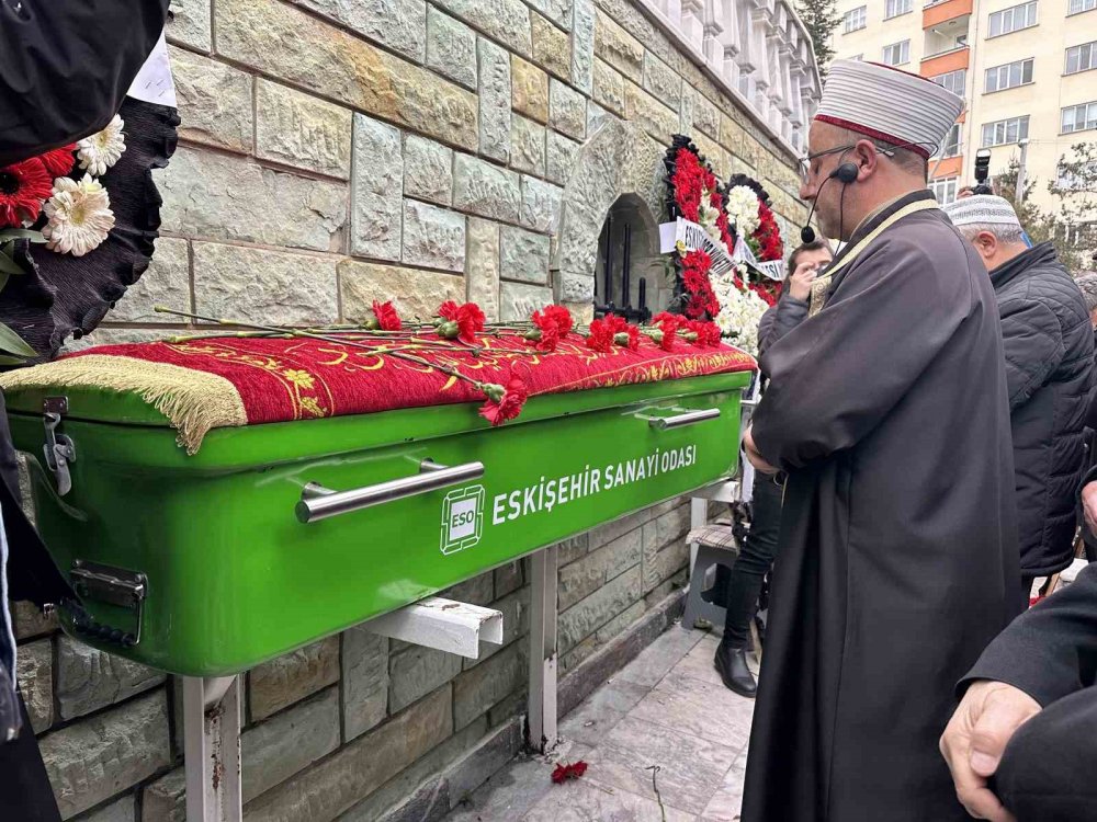 Aynur Özaydemir’in Cenaze Törenine Yoğun Katılım