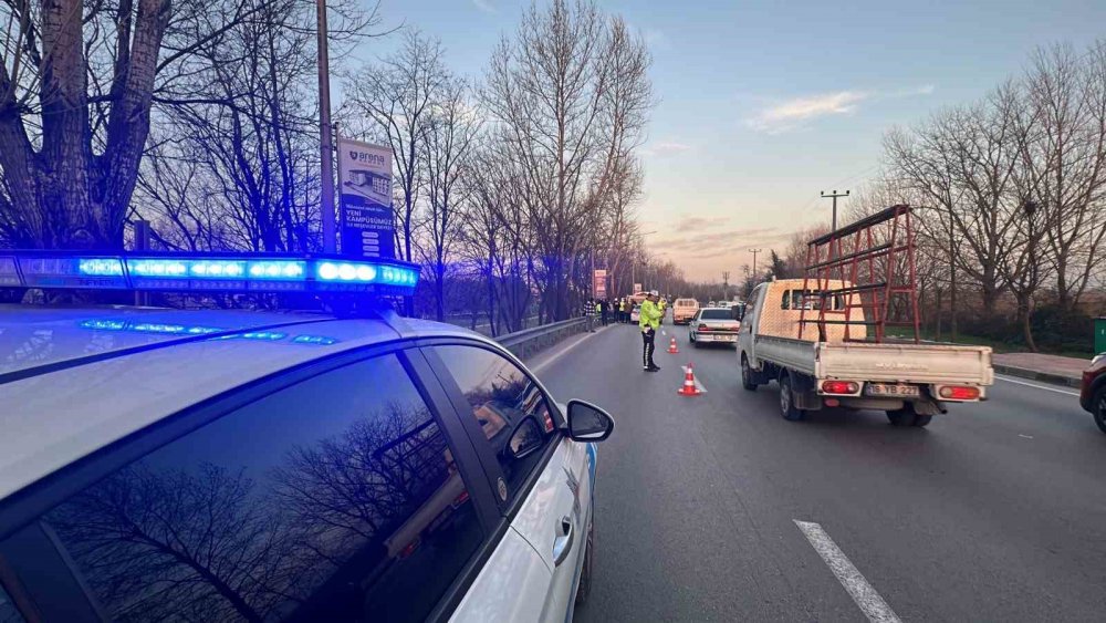 Feci Kaza: 18 Yaşındaki Sürücü Hayatını Kaybetti