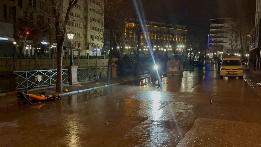 Defalarca Bıçaklayıp Öldürmüşler: Cinayet Anı Cep Telefonu Kamerasıyla Kaydedildi