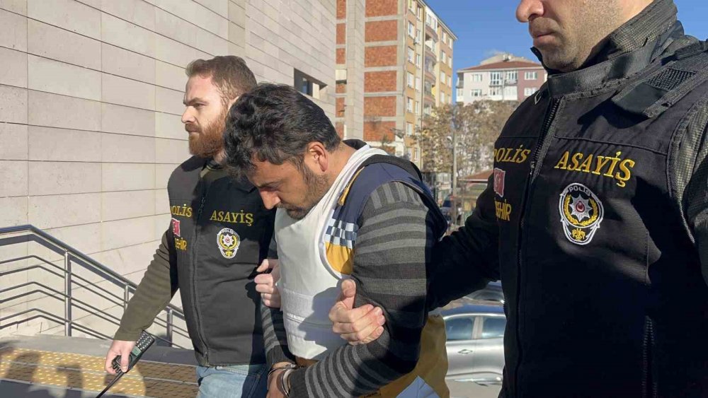 72 Yaşındaki Kadını Darp Ederek Öldüren Hasta Nakil Ambulansı Personeli, Adliyeye Sevk Edildi