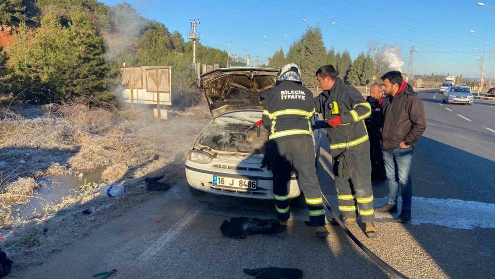 Seyir Halindeki Araç Bir Anda Alev Aldı