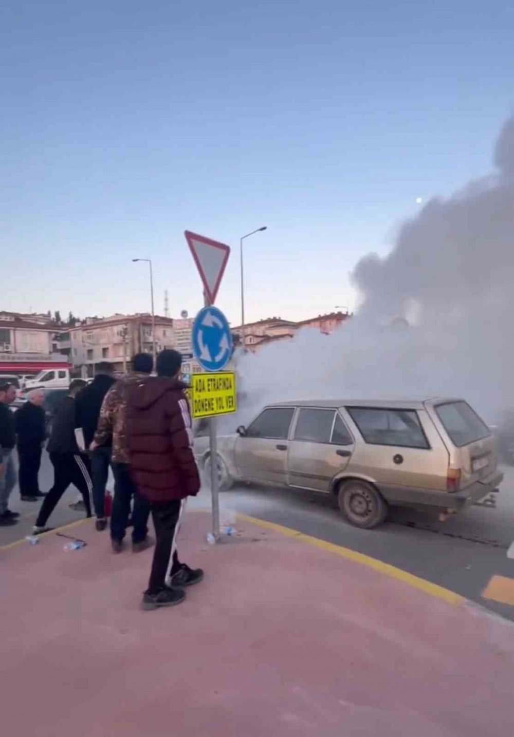 Seyir Halindeki Tofaş Alevlere Teslim Oldu