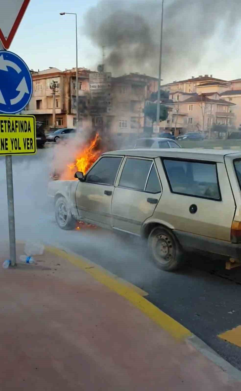 Seyir Halindeki Tofaş Alevlere Teslim Oldu