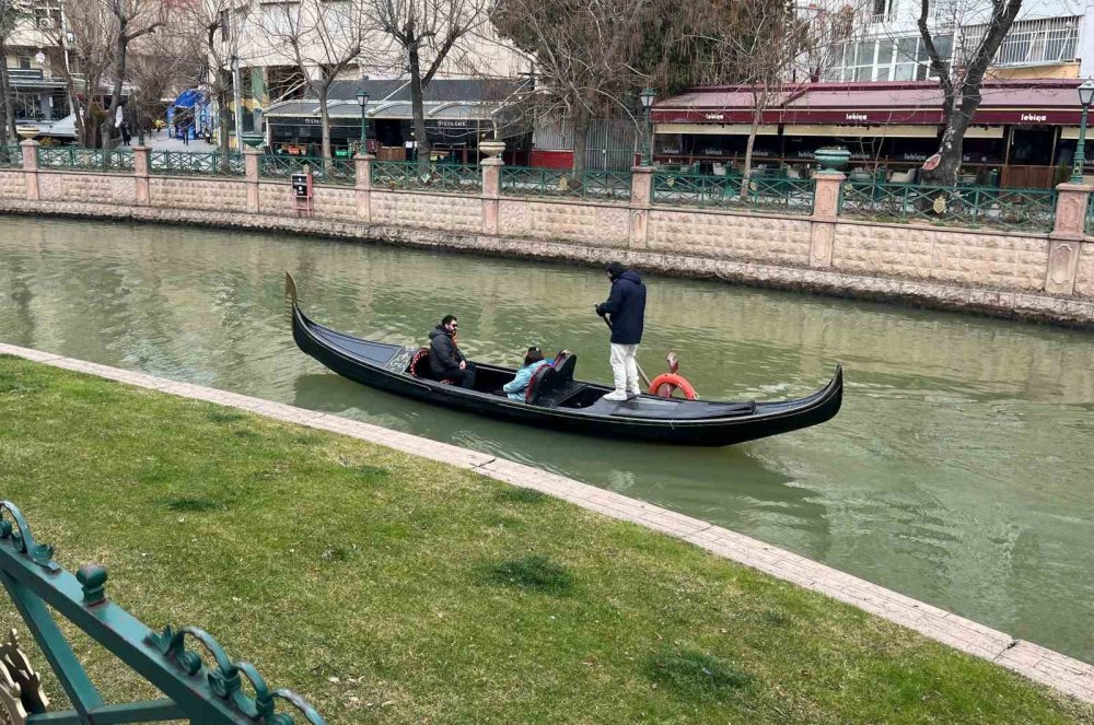 Soğuk Hava Gondol Keyfini Engellemiyor