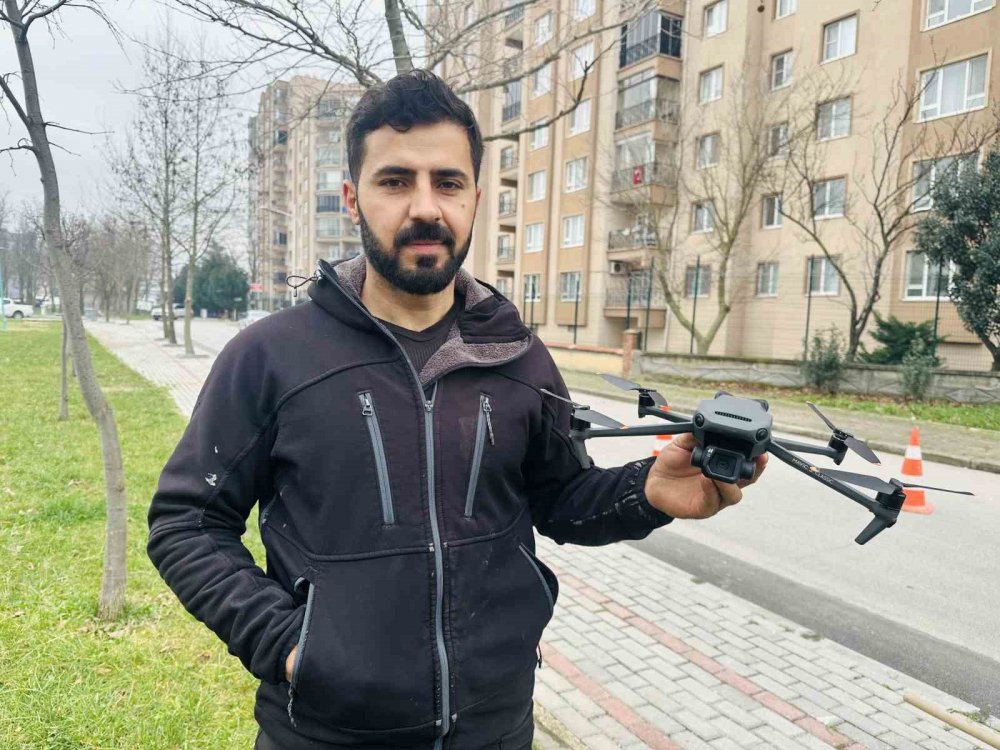 Yol Kenarında Dron Buldu, Sahibini Her Yerde Arıyor