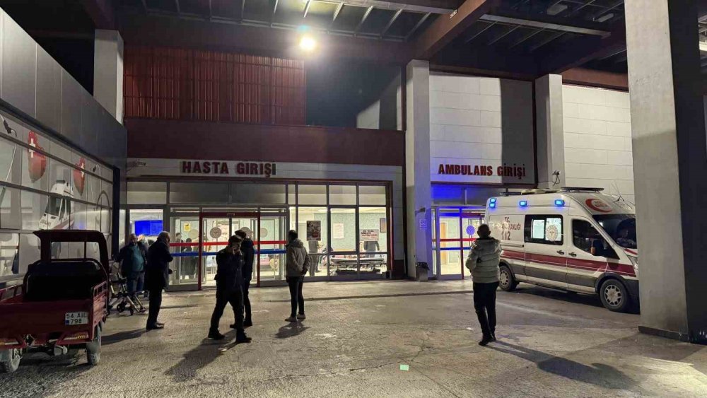 Otoyoldaki Feci Kazada Yaralanan Polis, Hastanede Ziyaret Edildi