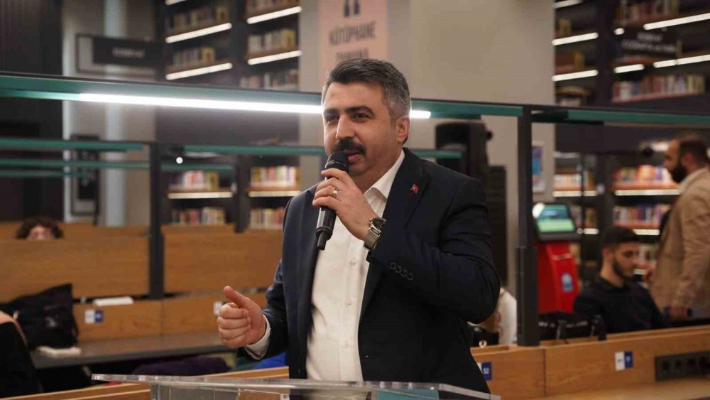 Dünyaca Ünlü Yazarlar Okurlarıyla Buluştu