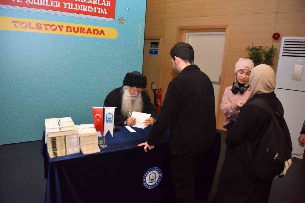 Dünyaca Ünlü Yazarlar Okurlarıyla Buluştu