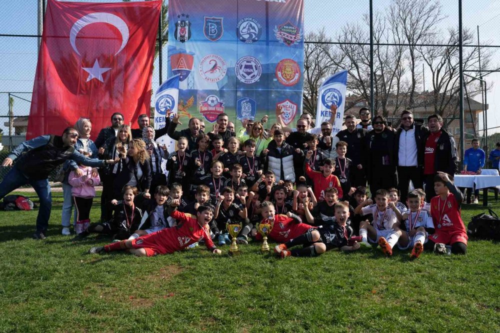 Beşiktaş Artaş U-10 Takımı Kalecisi Minik Doruk, Bilecik’in Gururu Oldu