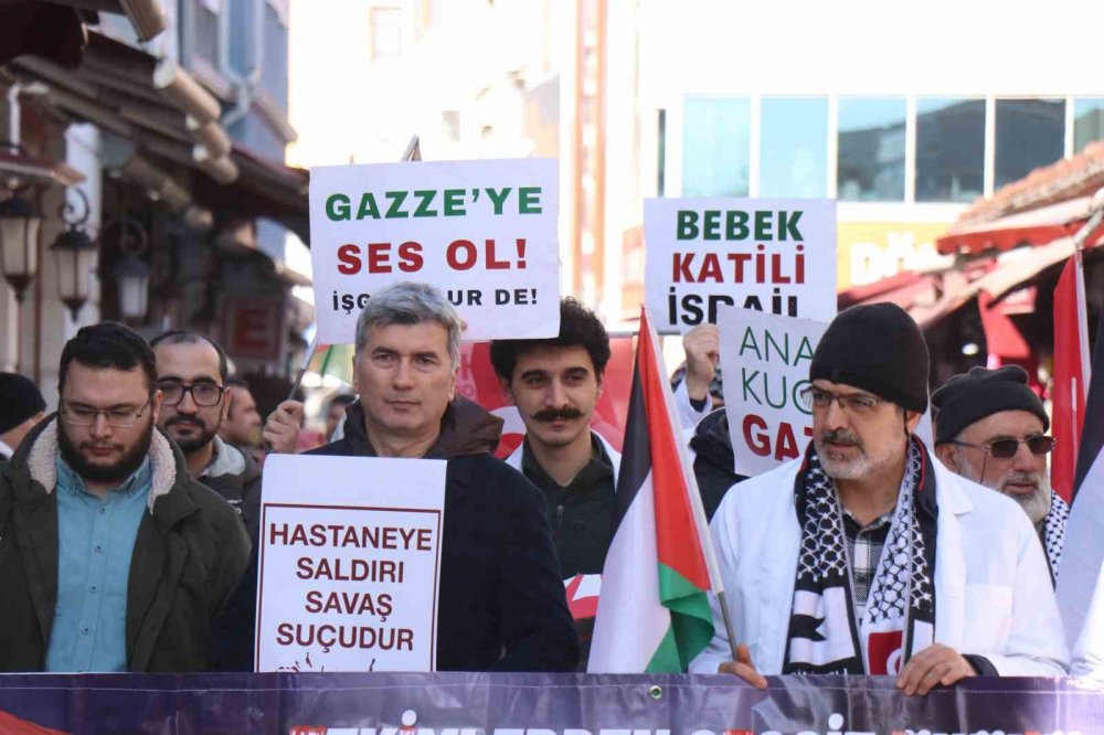 Hekimler Gerçekleştirdikleri ‘Sessiz Yürüyüş’ İle İsrail’i Bir Kez Daha Kınadı
