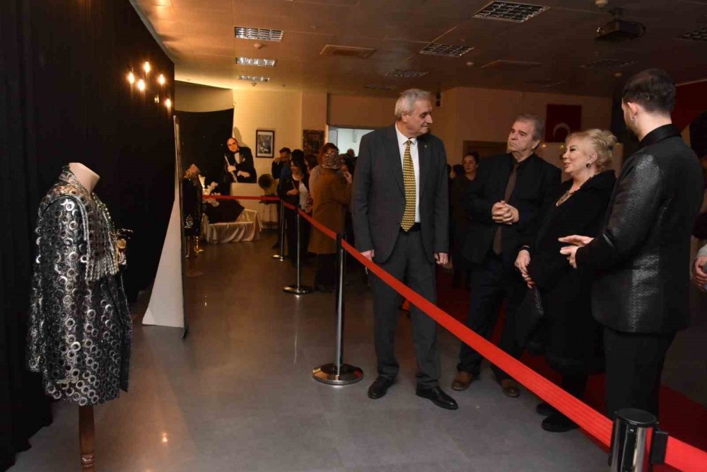 Bozüyük’te Zeki Müren Ve Şükrü Tunar Sergisi Törenle Açıldı