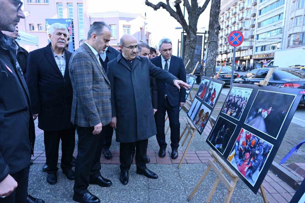 Depremde Hayatını Kaybedenler Dualarla Anıldı