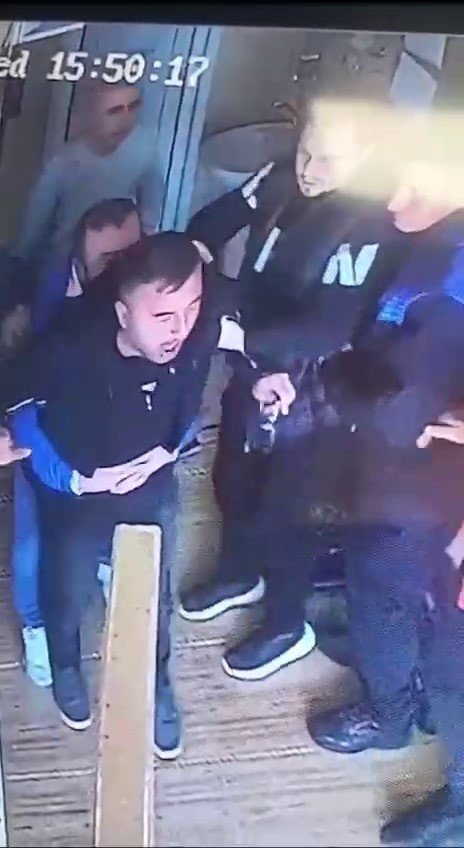 Arkadaşını Heimlich Manevrasıyla Kurtardı