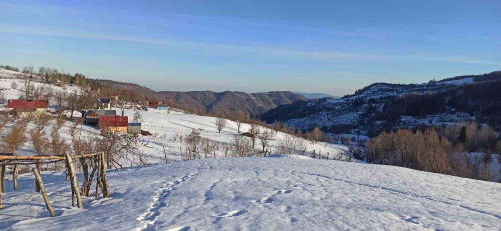 Yüksek Kesimlerinde Kış, Merkezinde Adeta Bahar Yaşanıyor