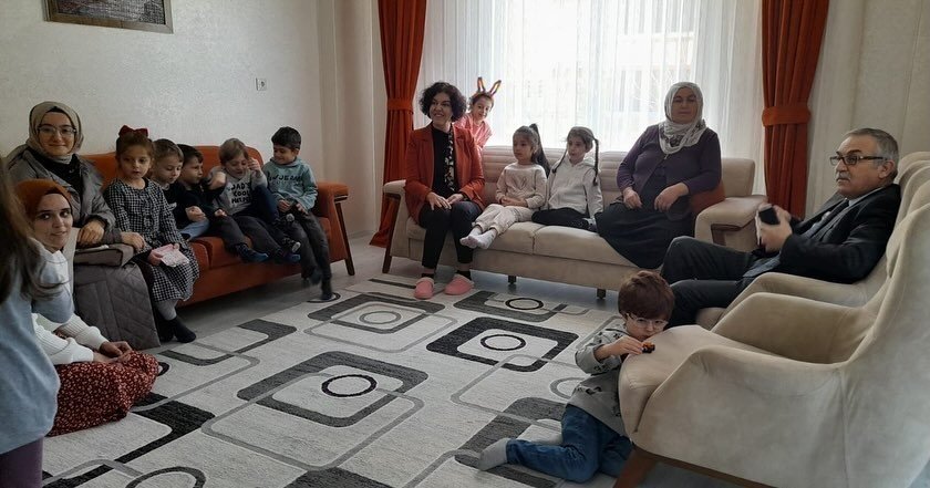 Hatay’dan Tayini Çıkan Öğretmeni Yalnız Bırakmadılar