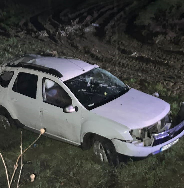 Otomobil Sürücüsü Direksiyon Hakimiyetini Kaybetti: 2 Ölü, 1 Yaralı