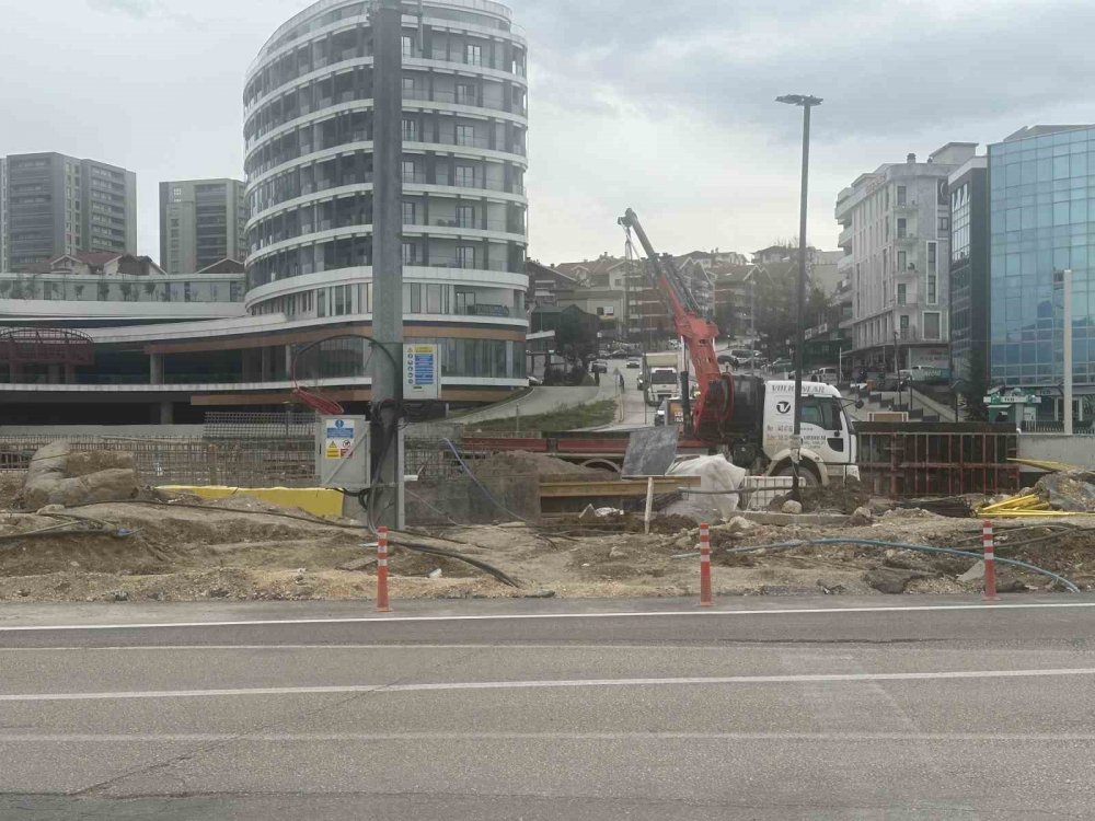 (Özel) Bursa’ya 15 Günlüğüne Çalışmaya Geldi, Asansör Boşluğuna Düşerek Hayatını Kaybetti