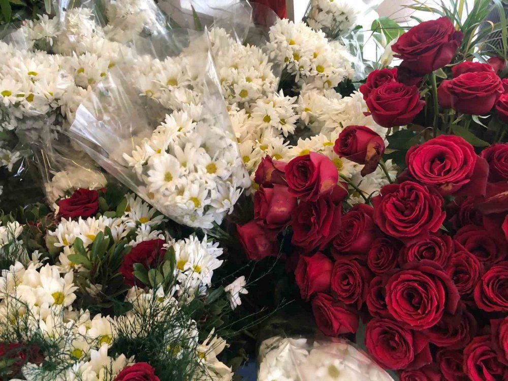 14 Şubat’a Damgasını Vuran Çiçek ‘Gül’ Ve ‘Papatya’ Oldu