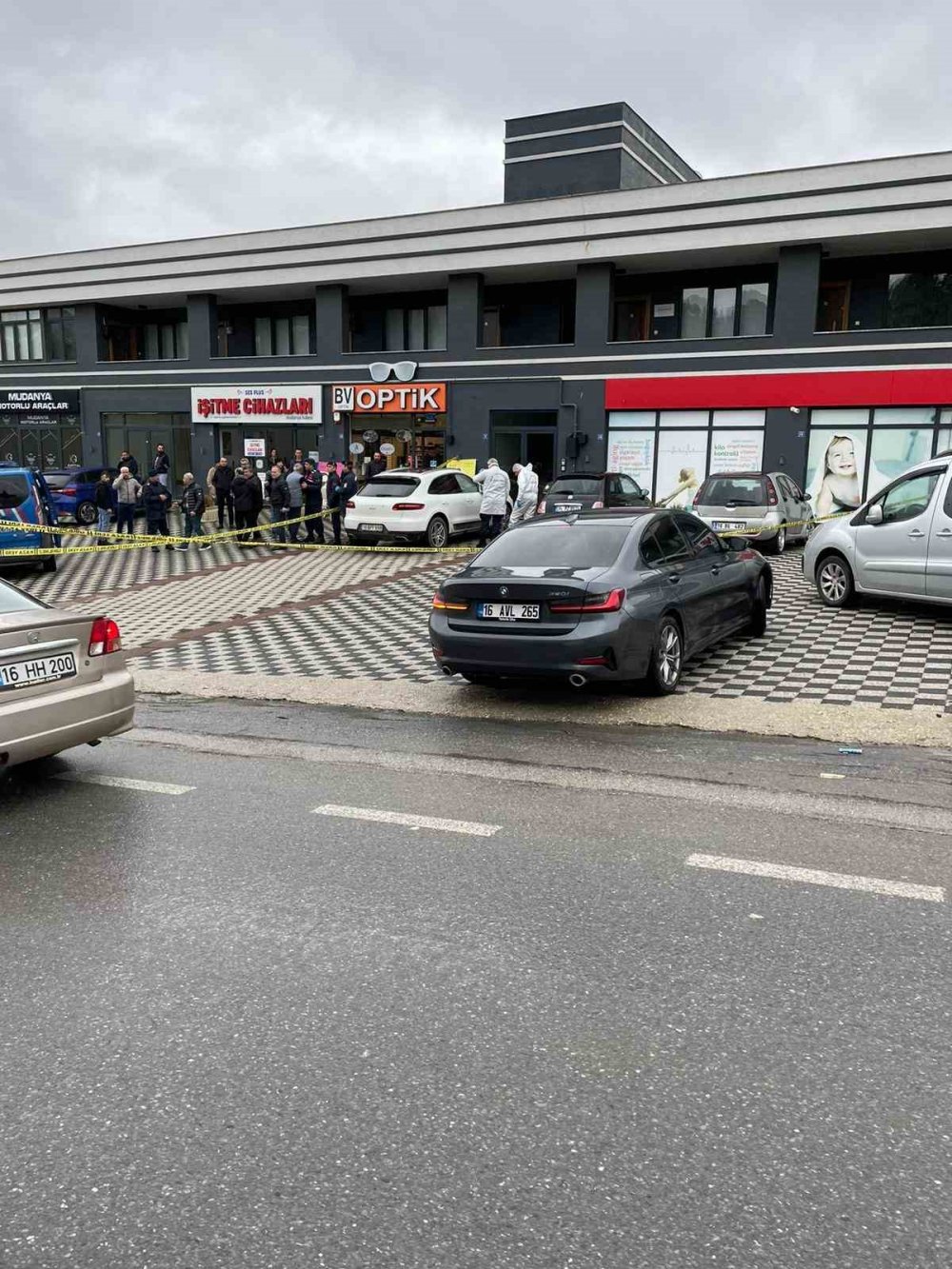 Çalışır Vaziyetteki Lüks Araçta Ölü Bulundu