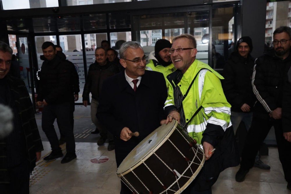 En Düşük İşçi Maaşının 30 Bin 29 Tl’ye Yükseltilmesi Sevinçle Karşılandı