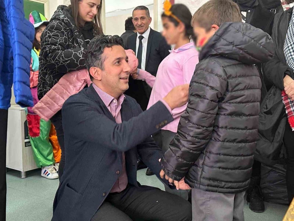 “Kardeşim Üşümesin” Diye Yola Çıktılar, 10 Yılda 10 Bin Öğrenciyi Isıttılar