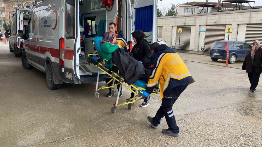 Kazadan Acı Haber...otobüsle Çarpışan Otomobil Sürücüsü Hayatını Kaybetti...