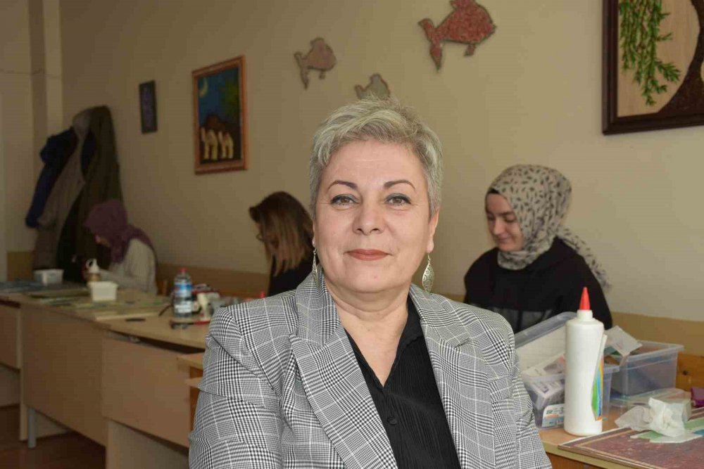 Kökeni Sümerlilere Kadar Uzanan Sanatta Paha Biçemedikleri Eserler Çıkartıyorlar