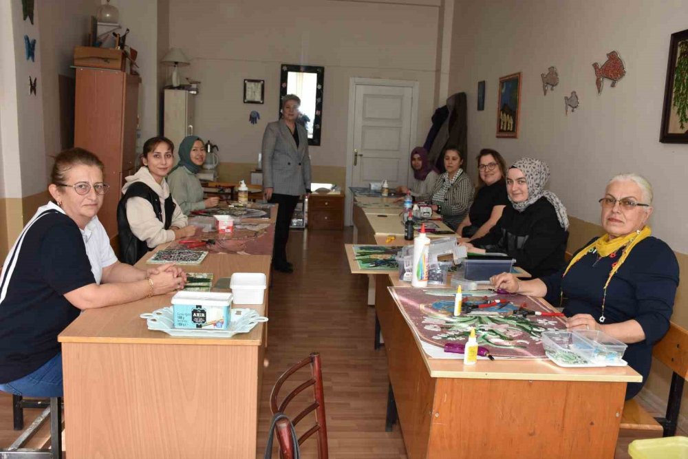Kökeni Sümerlilere Kadar Uzanan Sanatta Paha Biçemedikleri Eserler Çıkartıyorlar