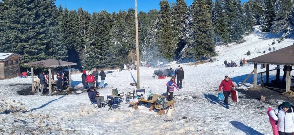 Uludağ’da Adım Atacak Yer Kalmadı