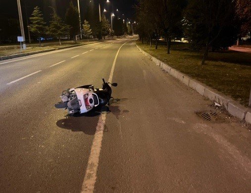 Köpeğe Çarpan Motosiklet Sürücüsü Yaralandı