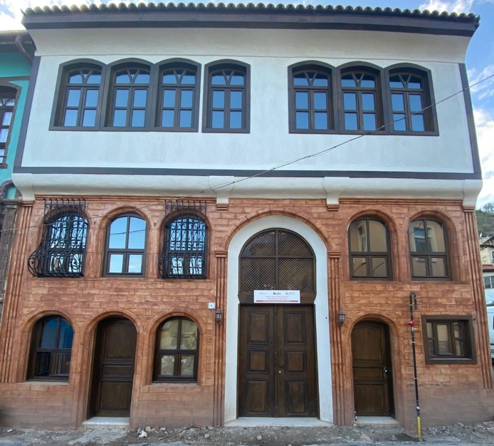 Tarihi Konakları Hayat Buluyor