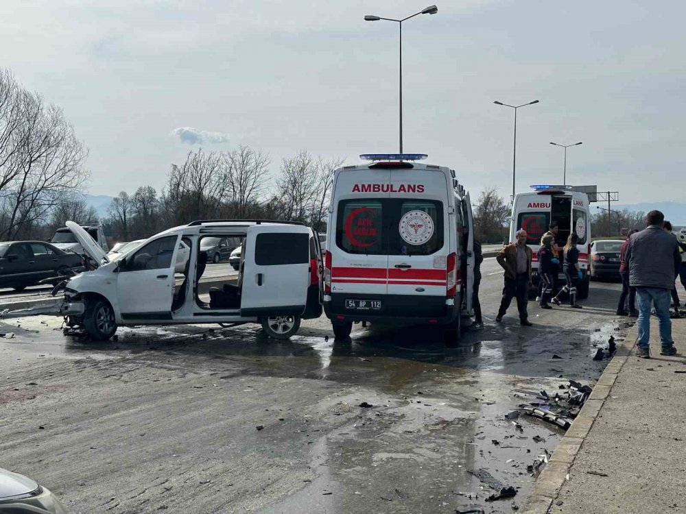 Ak Parti  Milletvekili’nin Karıştığı Kazada 5 Kişi Yaralandı