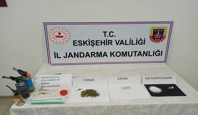 Jandarma Ekipleri 12 Farklı Uyuşturucu Madde Operasyonu Yaptı