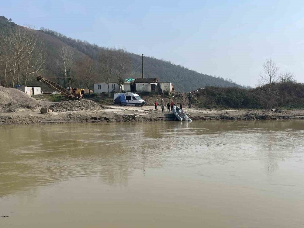Sakarya Nehri’nde Cesedi Bulunmuştu: Eşi Ve Oğlu Gözaltına Alındı