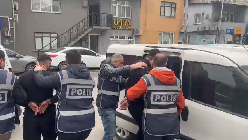 Aranması Bulunan Şüpheli Şahıs Bazanın Altında Yakalandı