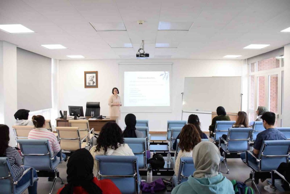 Dilkom’da “Parkinson: Yapabileceğimiz Daha Çok Şey Var” Semineri Gerçekleştirildi