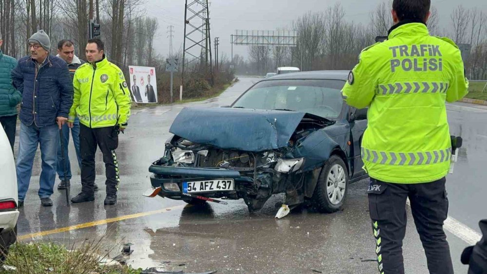 Göreve Giden Polisler Kaza Yaptı: 2 Yaralı