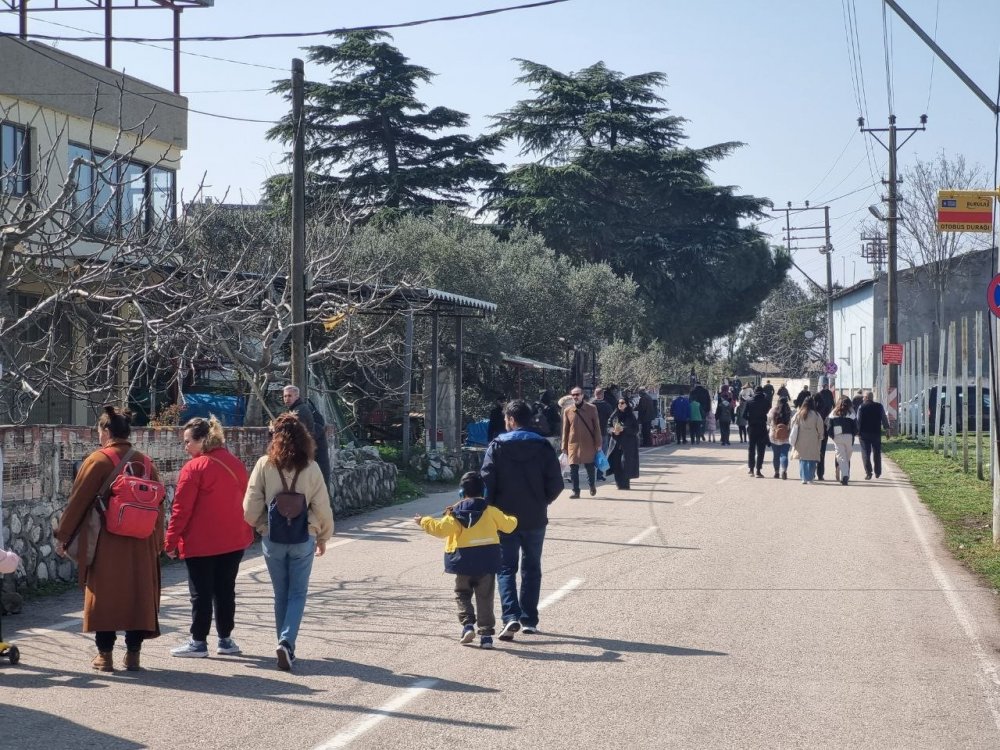 Tarihi Gölyazı’da Hafta Sonu Yoğunluğu