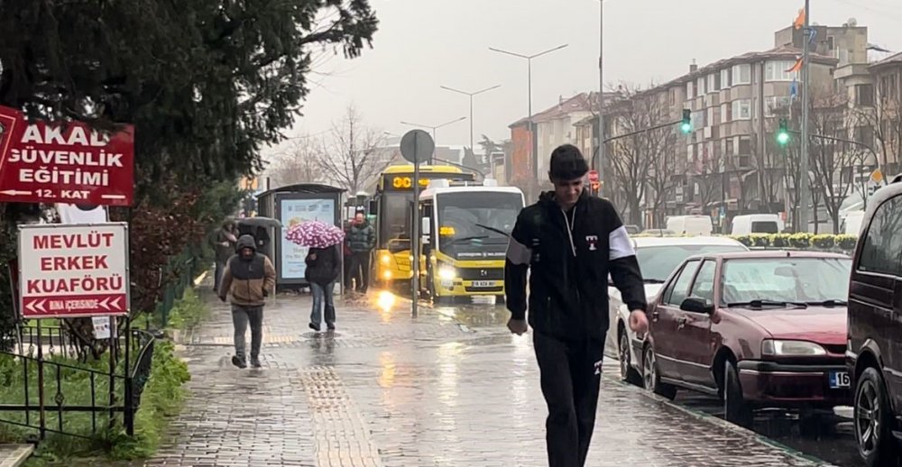 Bursa’da Şiddetli Yağmur Hayatı Olumsuz Etkiledi